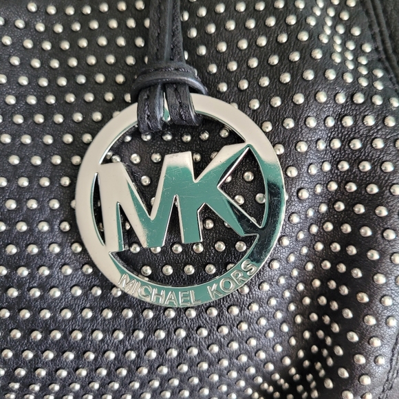 MICHAEL KORS black leather with edgy stud details hobo cross over - Picture 4 of 16